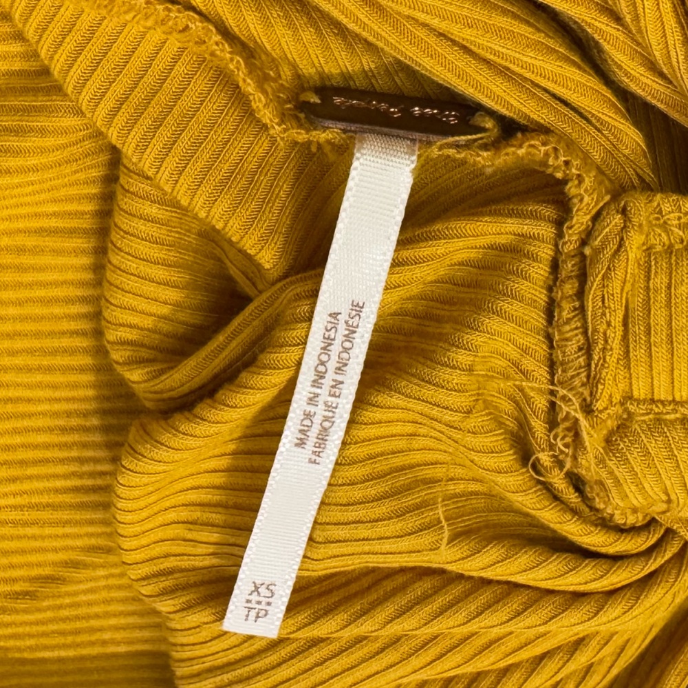 Free People Shimmy Shake Low Back Top Yellow Gold Size XS - Picture 8 of 10